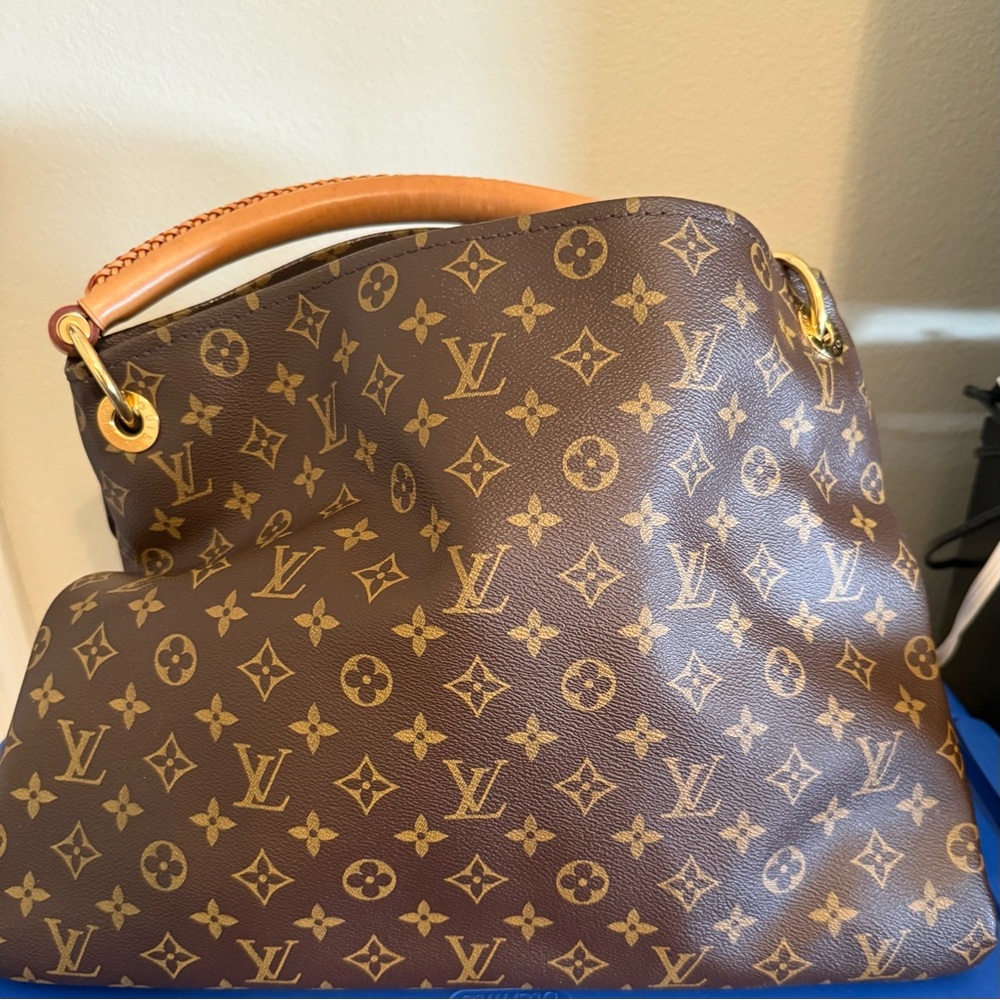 Louis Vuitton Artsy Brown Monogram Shoulder Bag with Natural Leather Trim - Picture 2 of 13